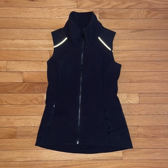 Athleta Black Fitted Vest Full Zip (S) - Picture 5 of 16